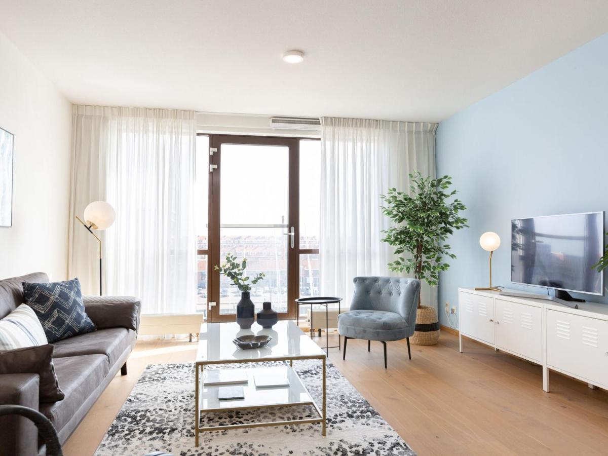 Apartment Restyled With Great View *
